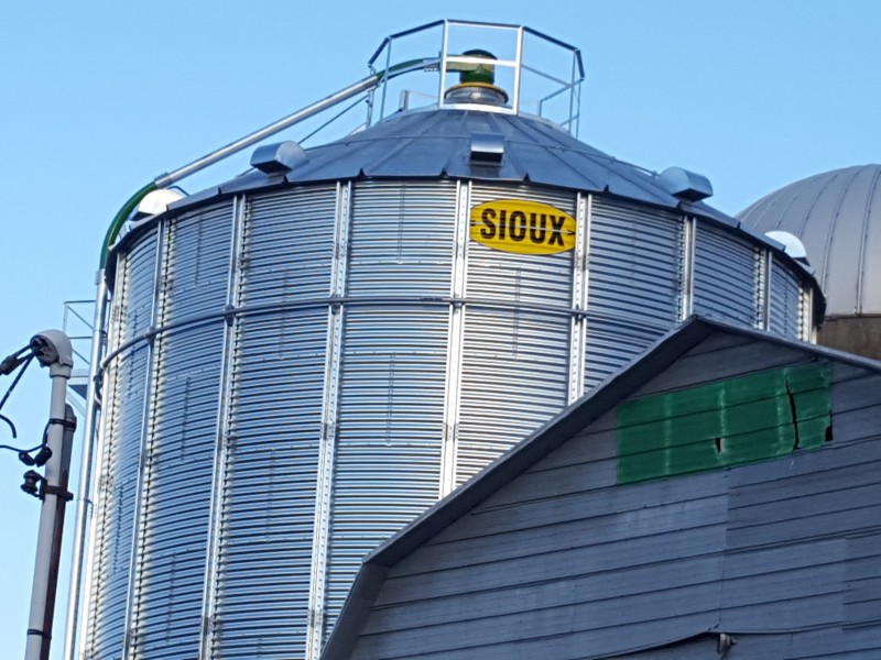 Sioux Farm/Comm Series Storage Bin